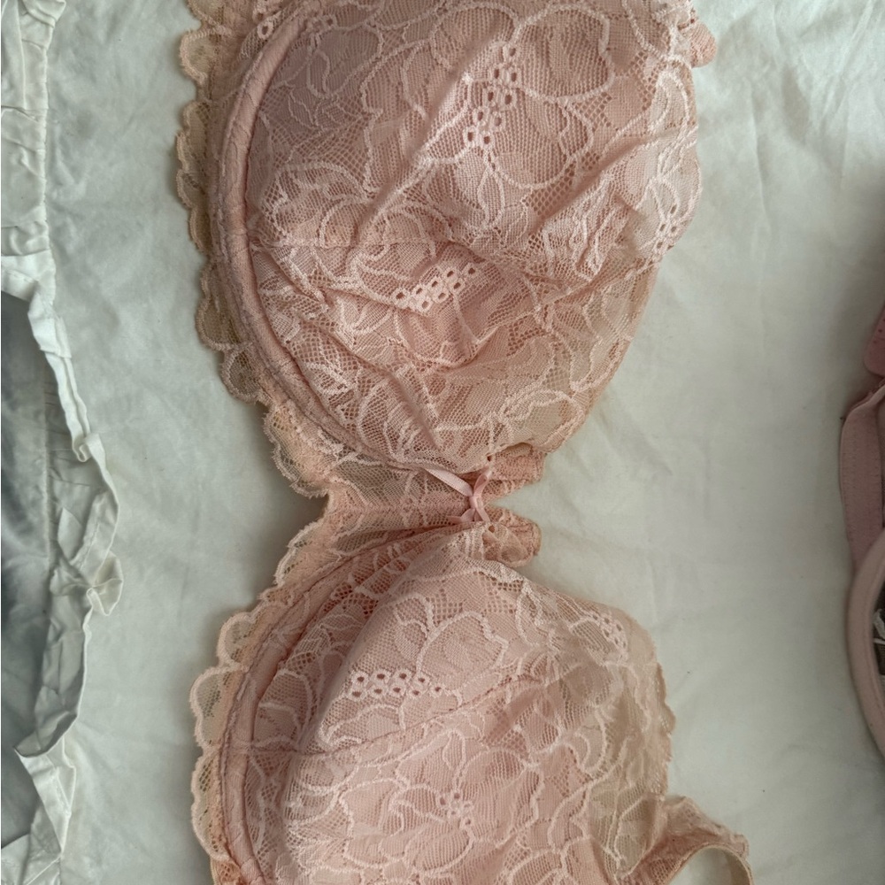 Victoria's Secret Pink Lace Bra with Floral Detailing